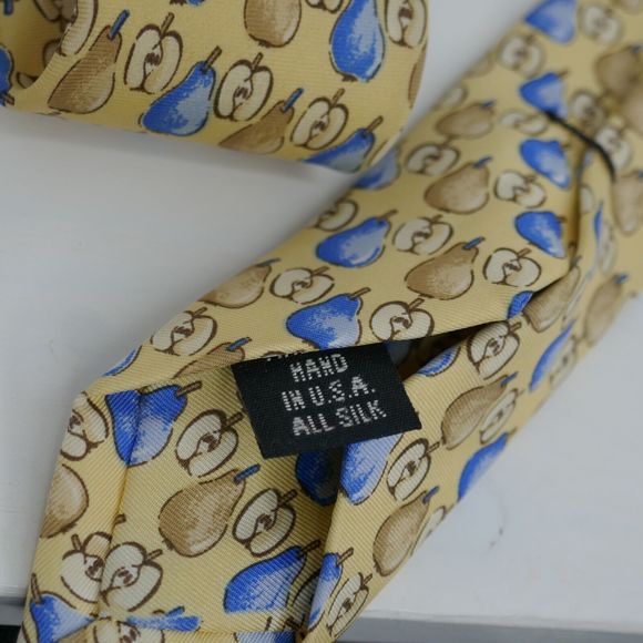 Vintage Burberry Pear Apple Silk Tie Yellow Made In USA 61 x 3.75 inches - Picture 6 of 7